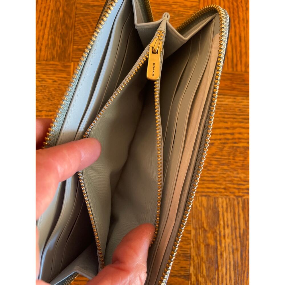 Coach zip around wallet - Picture 5 of 7